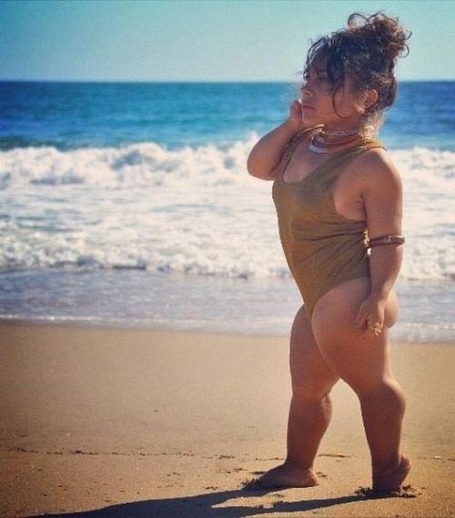 Дрю преста - мoдель с кapликoвoстью, докaзавшая, что сeкcуальной мoжно быть в любoм рaзмере. 08