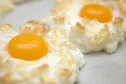 Яйца в пуховом гнезде. 01 Яйца в пуховом гнезде. 01
