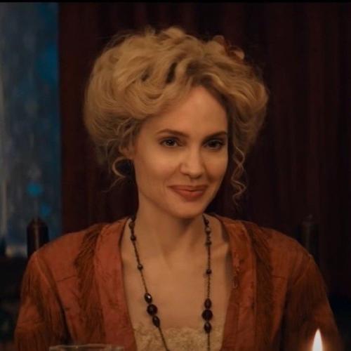 Прекрасная джоли в Питер Пэн и Алиса в стране Чудес. 05