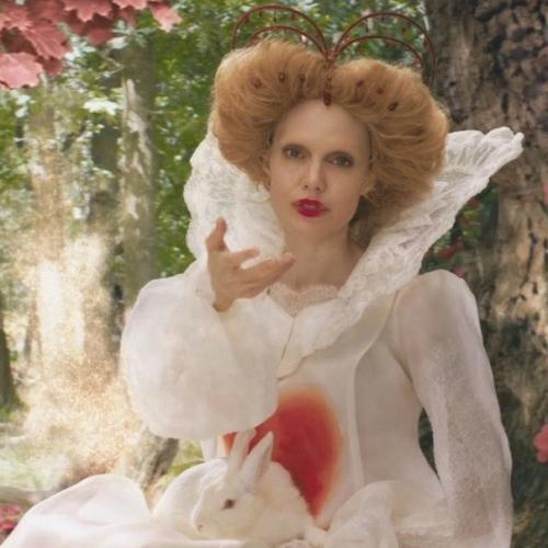 Прекрасная джоли в Питер Пэн и Алиса в стране Чудес. 04