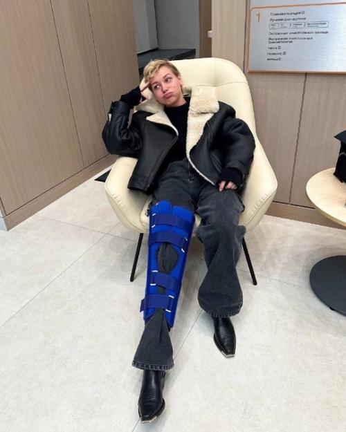 Кристина асмус снова ногу во время спектакля травмировала. 01