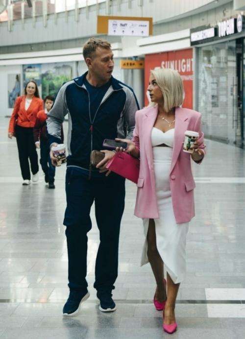 Дарье Сагаловой, известной по роли в сериале Счастливы Вместе, исполнилось 40 лет! 01