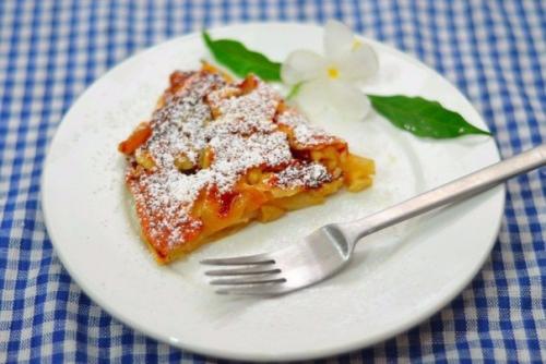 Яблочныи?  Пирог? 

Ингредиенты: 

Мука 1/2 чашки.
