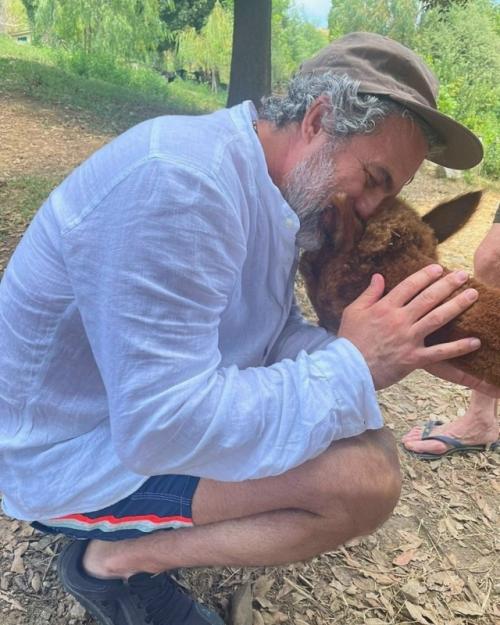 Актер Уиллем Дефо постепенно сменил стремительный темп жизни в Нью-йорке на более спокойную жизнь в итальянской сельской местности. 02