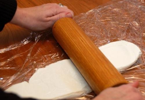Ролл сыра из салями и сливочного. 02 Ролл сыра из салями и сливочного. 02