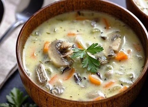 Сливочный суп с рисом и грибами. Сливочный суп с рисом и грибами.