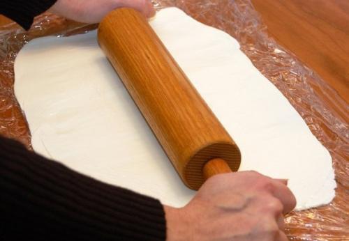 Ролл сыра из салями и сливочного. 03 Ролл сыра из салями и сливочного. 03