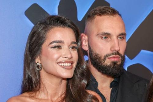 Каникулы с привкусом страсти: Ксения Бородина и Олег Сердюков наслаждаются отпуском на полную.

