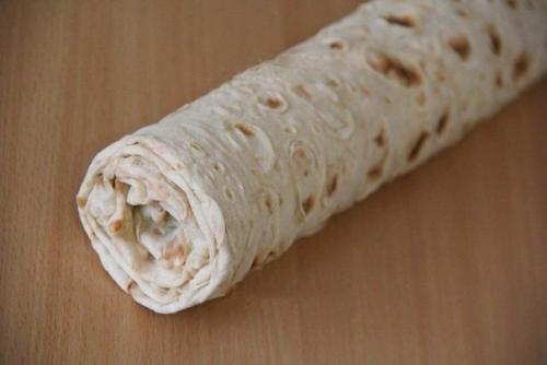 Рулет из лаваша с крабовыми палочками и огурцом? 05 Рулет из лаваша с крабовыми палочками и огурцом? 05