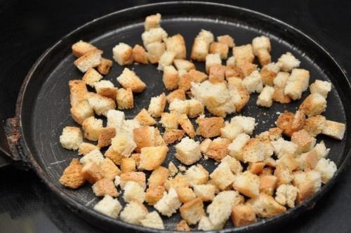 Салат с чесночными сухариками. 03 Салат с чесночными сухариками. 03