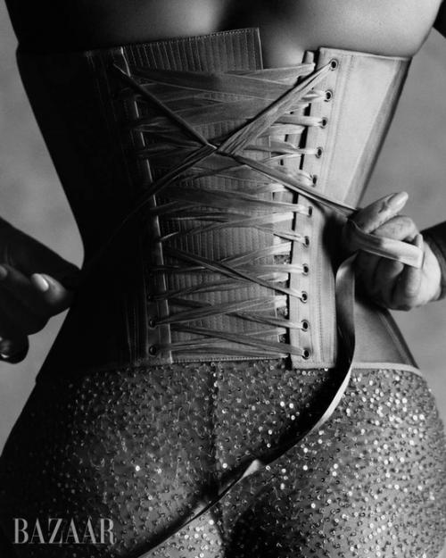 Омг!  Рианна для обложки нового американского номера Harper's Bazaar снялась. 07