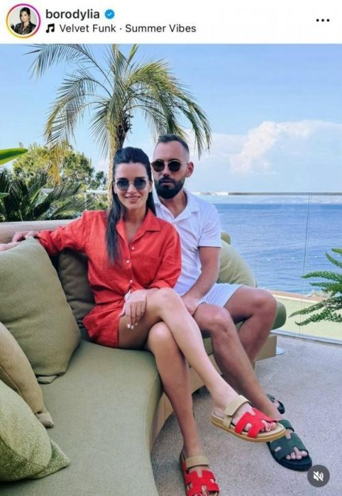 Каникулы с привкусом страсти: Ксения Бородина и Олег Сердюков наслаждаются отпуском на полную. 02