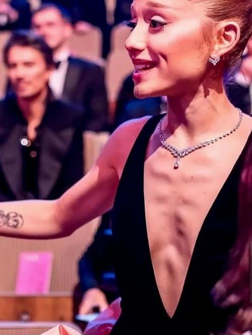 Эмоциональное прощание Арианы гранде с ролью глинды: почему реакция оказалась важнее самого события. 02