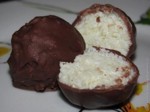 Кокосовые конфетки. 

Для приготовления кокосовых конфеток нам понадобится: 
