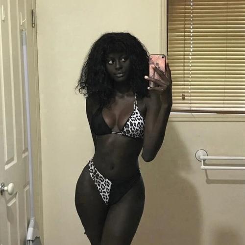 Аньян Дэн, жительница Австралии, которая недавно отметила своё восемнадцатилетие, поделилась своими снимками в социальной сети Instagram. 01