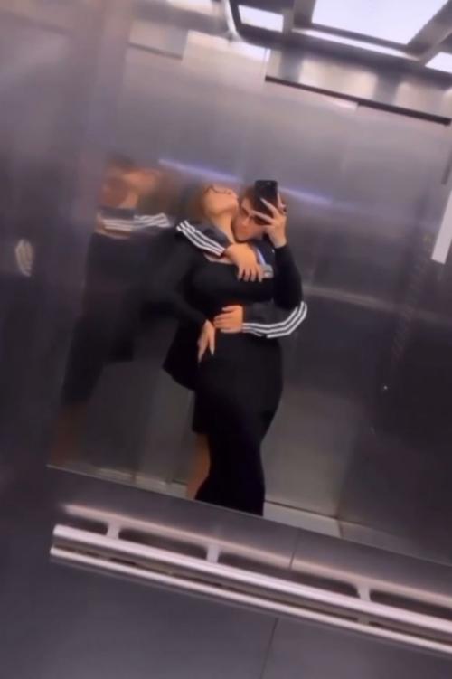 Алену водонаеву осудили за слишком нежные объятия с сыном. 01