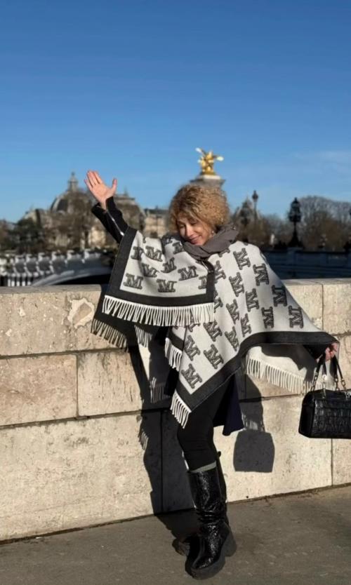 Елена воробей показала редкое фото с 22-летней дочерью Софией лебенбаум, недавно перенёсшей очередную операцию из-за проблем со здоровьем. 03