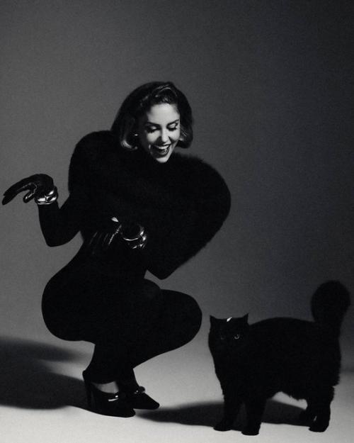 Агата муцениеце в новых винтажных черно-белых фотосессиях. 04