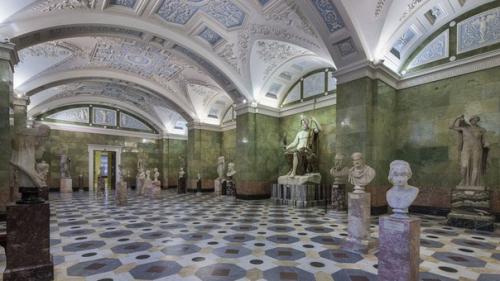 Уважаемые участницы!  Всегда делала маникюр с замачиванием. 02