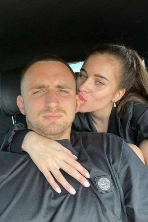 Адель вейгель призналась, что ее первый поцелуй состоялся именно с Мишей Литвиным. 01