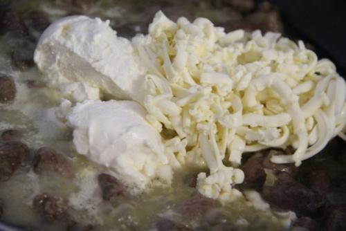 Куриные сердечки в сырном соусе? 05