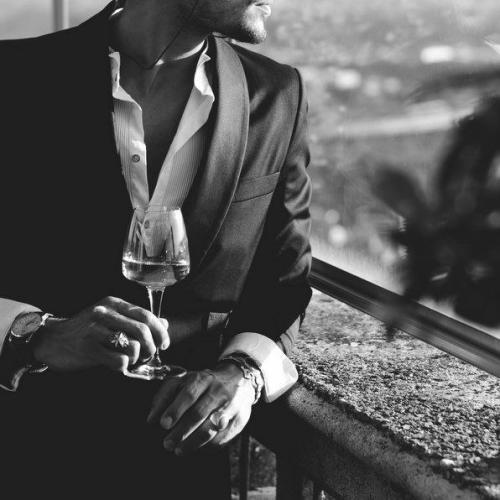 Человек разрушает все.