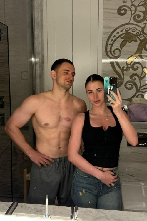 Адель вейгель призналась, что ее первый поцелуй состоялся именно с Мишей Литвиным.  