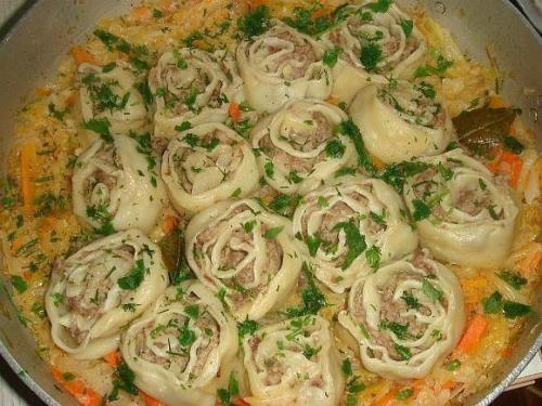 Ленивые пельмени.  Вкусно, красиво и готовится проще простого! 

