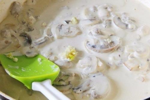 Спагетти с грибами в сливочном соусе. 04