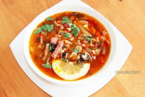 Солянка мясная сборная. Солянка мясная сборная.