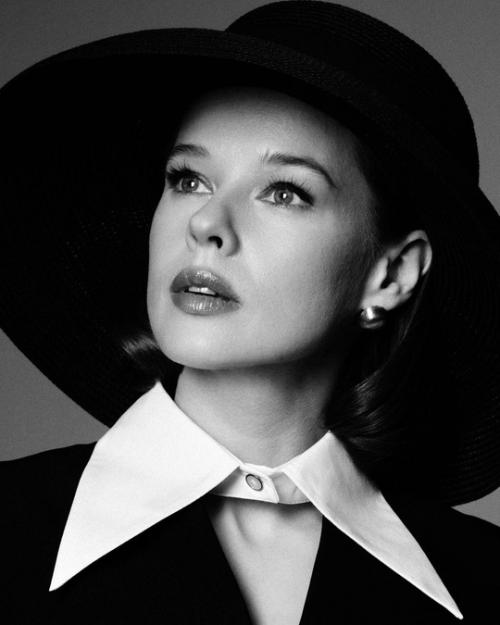 Екатерина шпица в стильной черно-белой фотосессии. 02