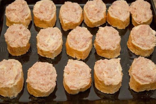 Горячие бутерброды с курицей запеченные в духовке. 08 Горячие бутерброды с курицей запеченные в духовке. 08