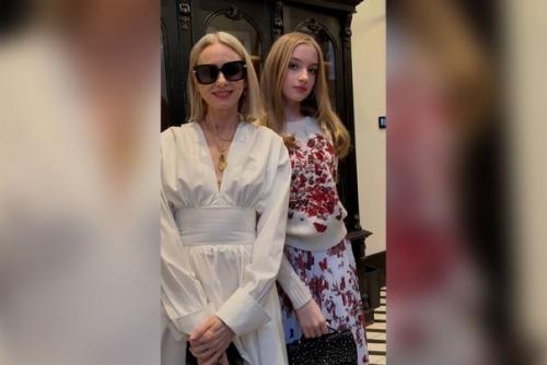 Наоми уоттс с 15-летним сыном каем на показе Dior. 01