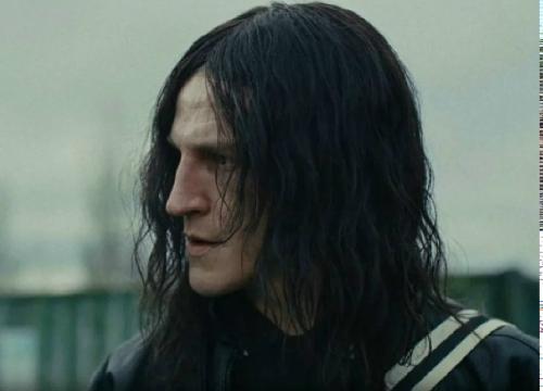 Фан - сообщество Гарри Поттера определилось с фаворитом на роль Северуса снейпа - им стал звезда дома дракона Юэн Митчелл. 01