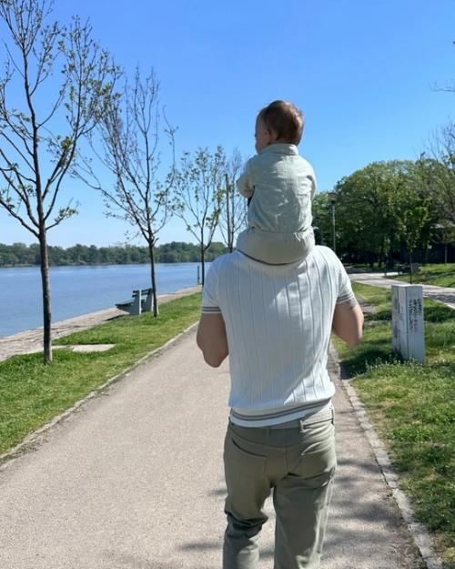 Милош бикович поделился трогательными моментами из своей жизни, опубликовав редкие кадры с сыном! 01