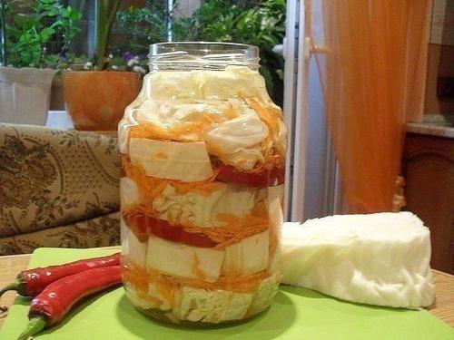 Вкуснейшая маринованная капуста - беленькая, сладенькая, хрустящая! 

