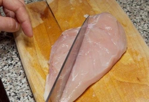 Куриные шницели.   Ингредиенты: 02