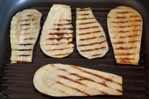 Рулетики из баклажана с фетой и помидорами. 01 Рулетики из баклажана с фетой и помидорами. 01