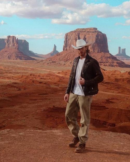 Техасский Рейнджер отметил Никита Пресняков 34-летие. 04