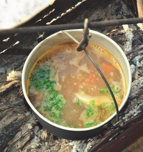 Уха на мангале. Уха на мангале.