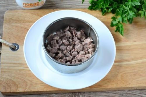 Салат с сухариками и яблоком. 02