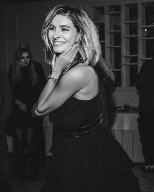 Елена подкаминская атмосферными кадрами с празднования дня рождения поделилась. 03