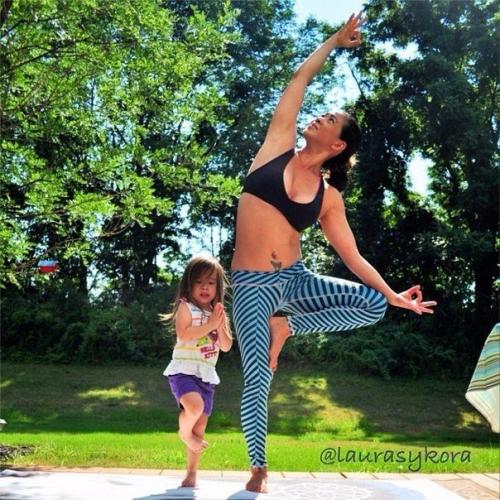 Йога - инстаграм мамы и дочки покорил мир. 09