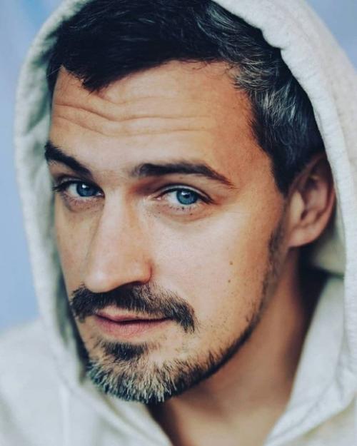 Актеры всем известного сериала после 10 лет.
