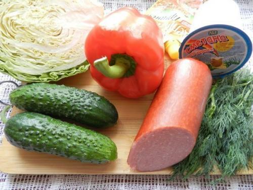 Обалденный салат с овощами и копченой колбаской. 01