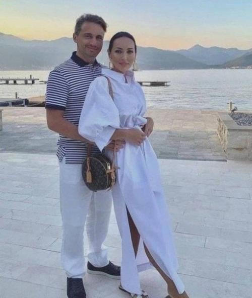 Алсу со своим мужем Яном Абрамовым вместе уже 15 лет. 02