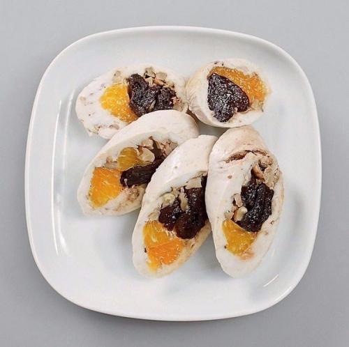Паровой куриный рулет с мандаринами и черносливом? Паровой куриный рулет с мандаринами и черносливом?