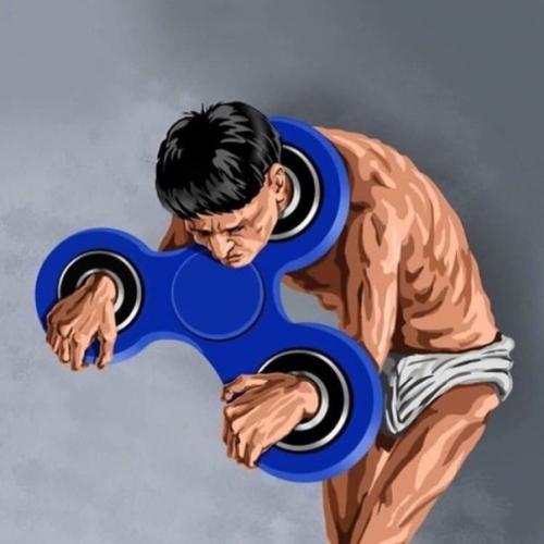 А помните, ребят, безумный взгляд Эллочки - людоедки при виде ситечка, который ей так ловко пропиарил товарищ Бендер? 01