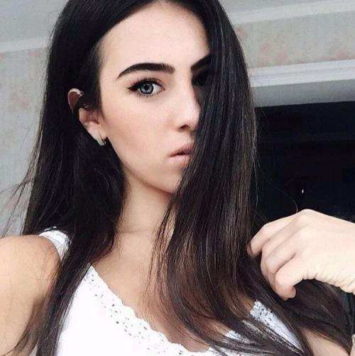 Быстро отращиваем и мы восстанавливаем волосы. Быстро отращиваем и мы восстанавливаем волосы.