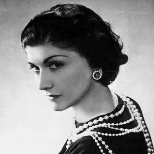 25 запомнившихся миру фраз Коко шанель о том, как завоевать мужчину. 25 запомнившихся миру фраз Коко шанель о том, как завоевать мужчину.